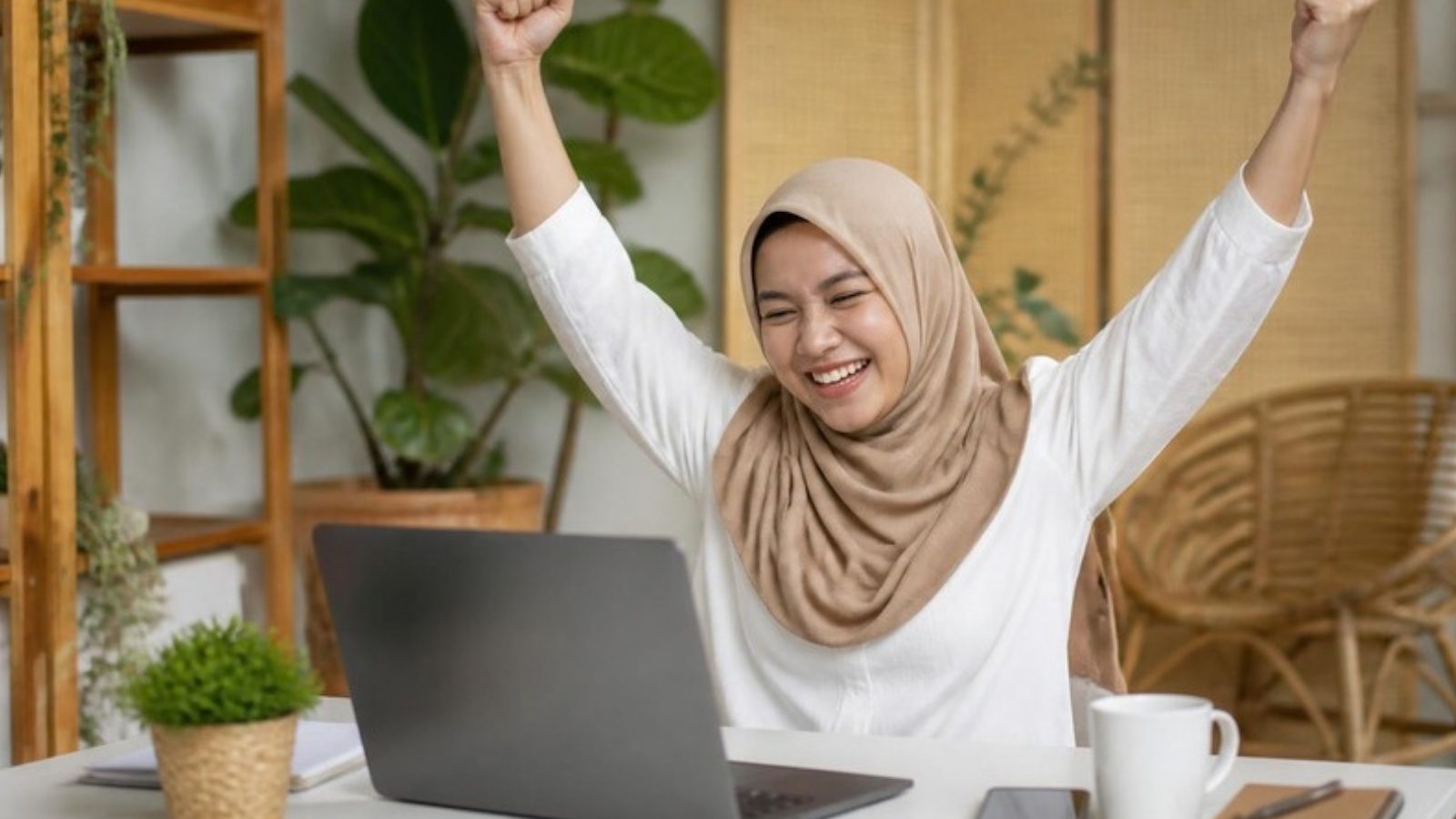 Virtual assistant celebrating an empty inbox